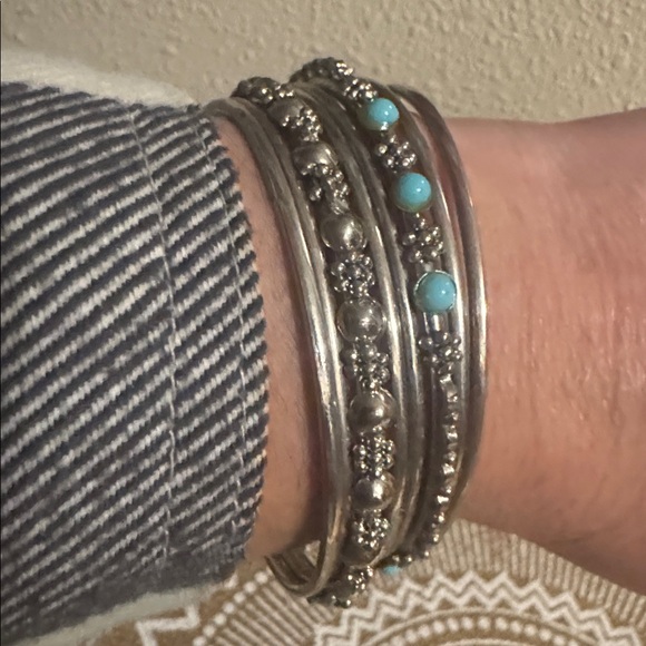 Set of 8 Silver & teal colored cowgirl bohemian style bangle bracelets - Picture 2 of 6